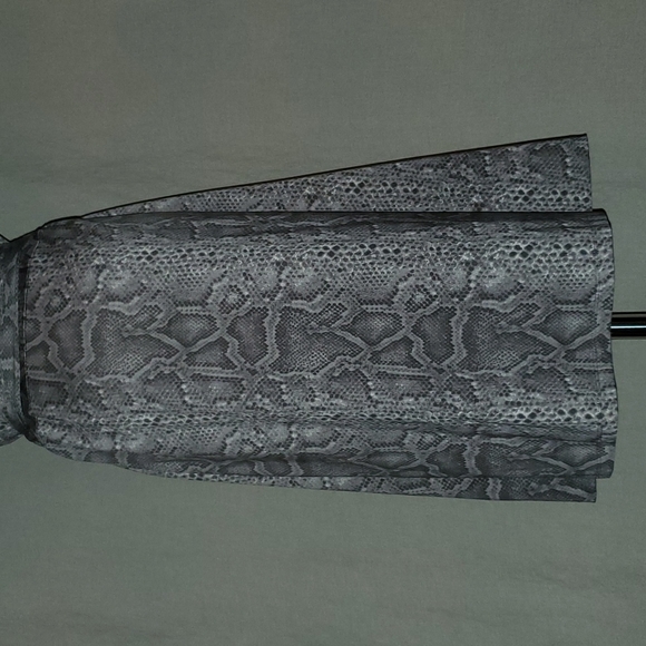 Wrap Dress - Picture 7 of 9